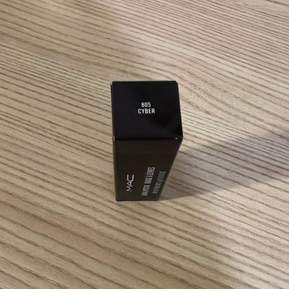 NIB - MAC Cosmetics Satin Lipstick - Cyber 805 - Picture 4 of 5